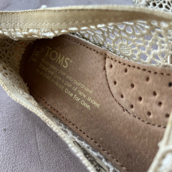 Tom’s Signature Alpargata slip-on shoes in Natural Moroccan Crochet US 5 - Picture 6 of 8